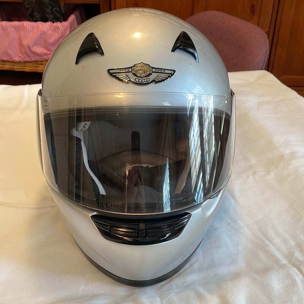Motorcycle helmet